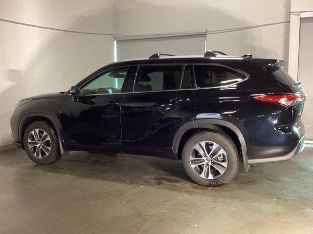 used 2022 Toyota Highlander car, priced at $37,981