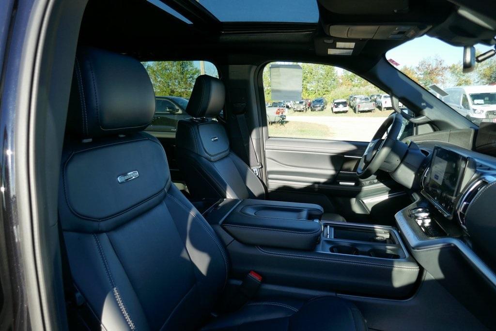 new 2025 Ford Expedition car, priced at $75,829