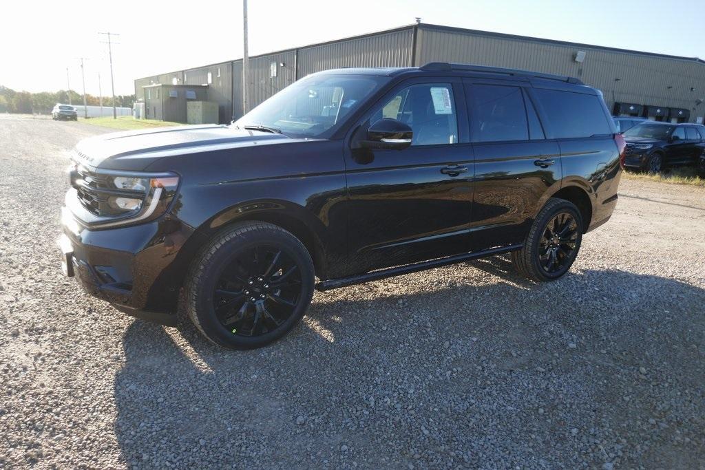 new 2025 Ford Expedition car, priced at $75,829