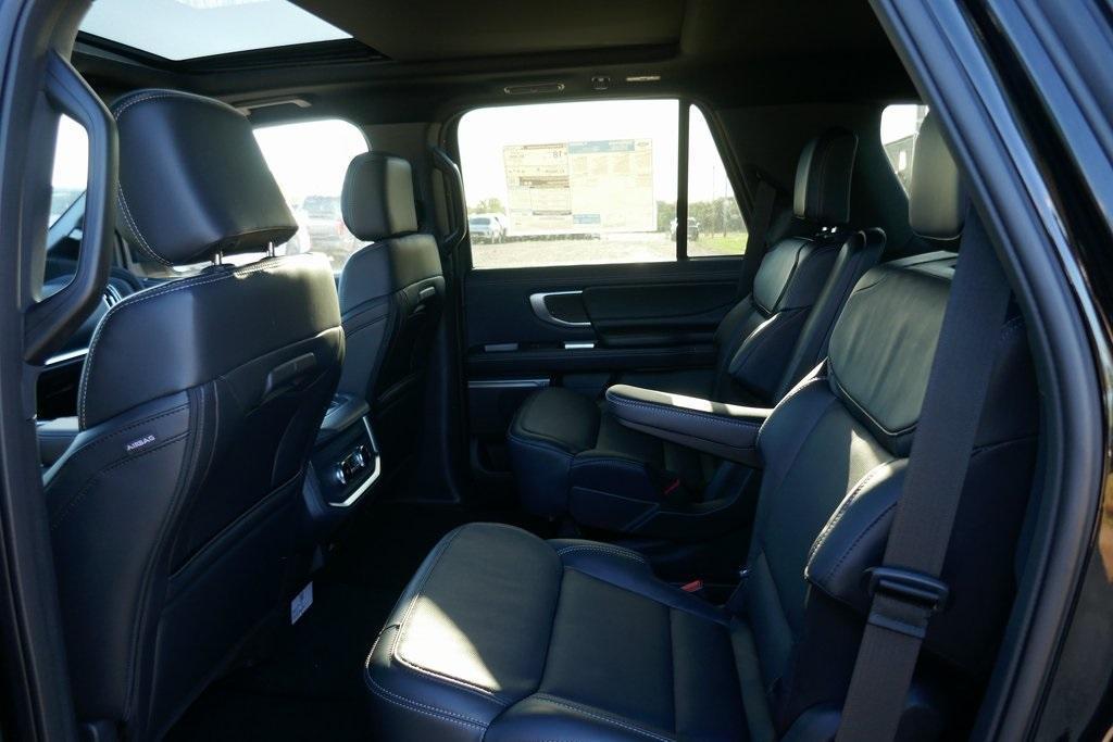 new 2025 Ford Expedition car, priced at $75,829