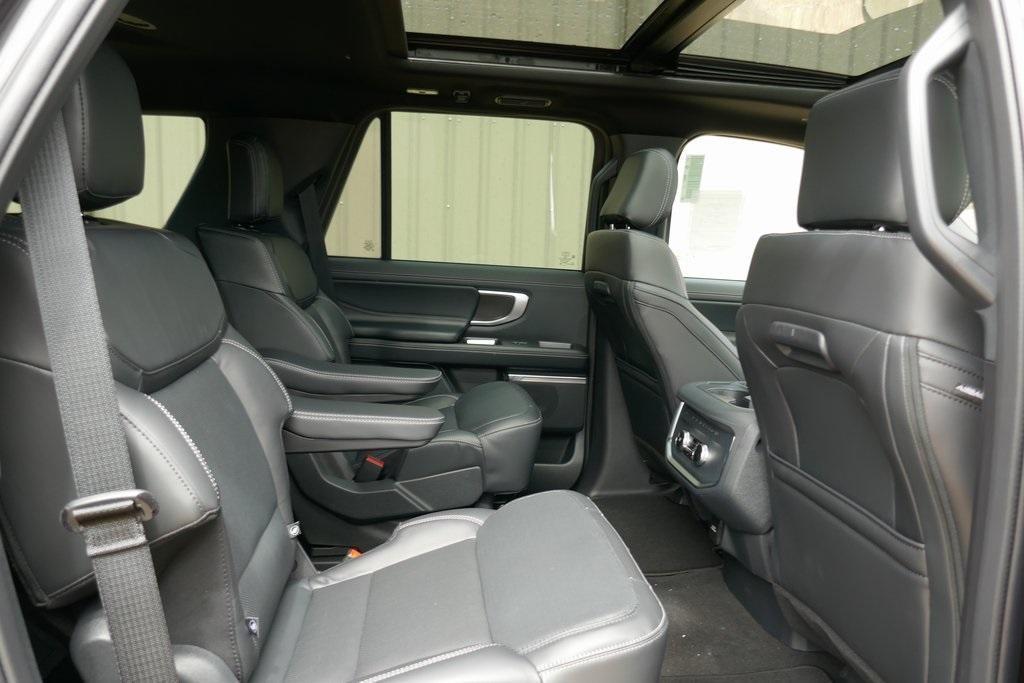 new 2025 Ford Expedition car, priced at $75,790