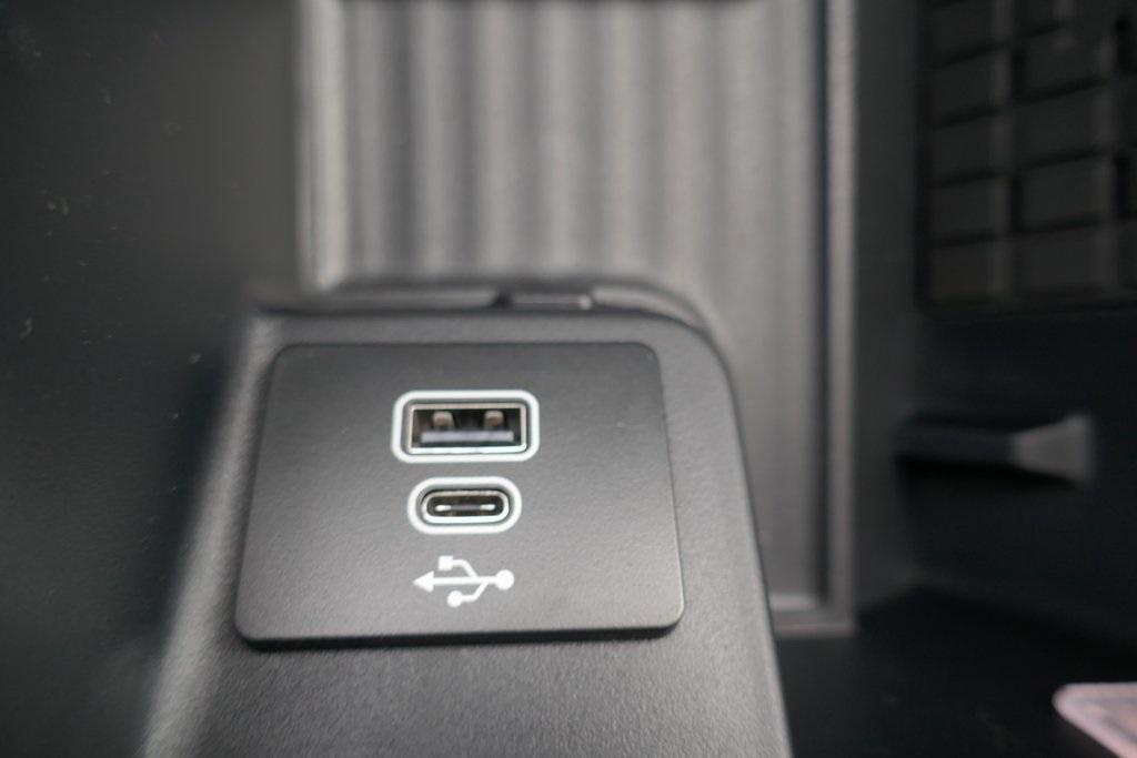 new 2025 Ford Expedition car, priced at $75,790