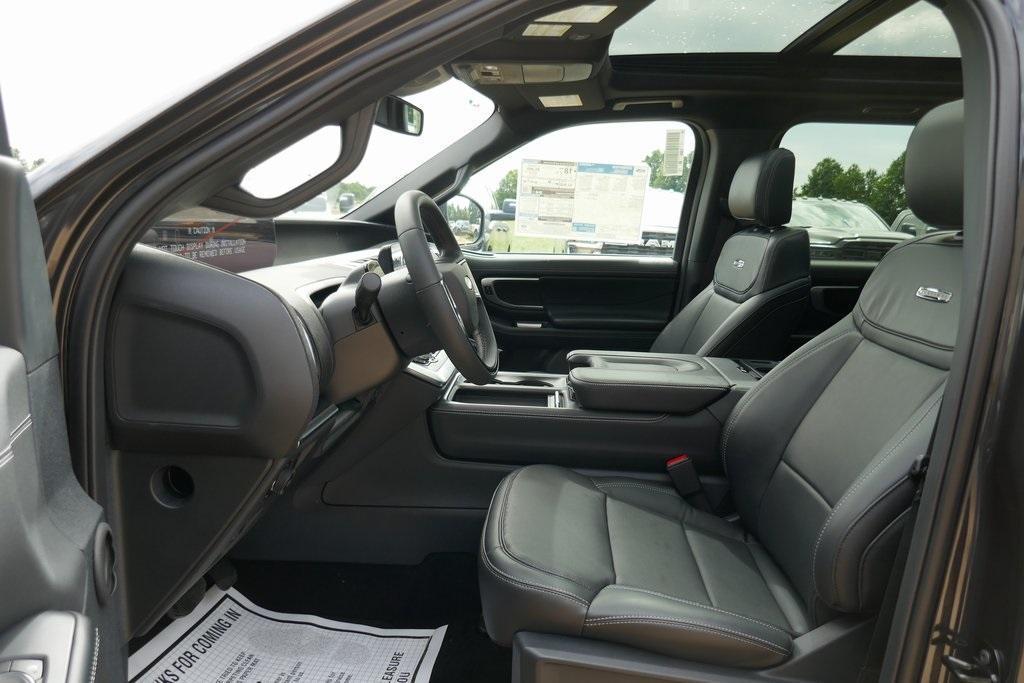 new 2025 Ford Expedition car, priced at $75,790