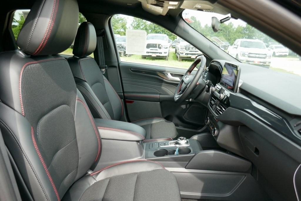 new 2025 Ford Escape car, priced at $30,022
