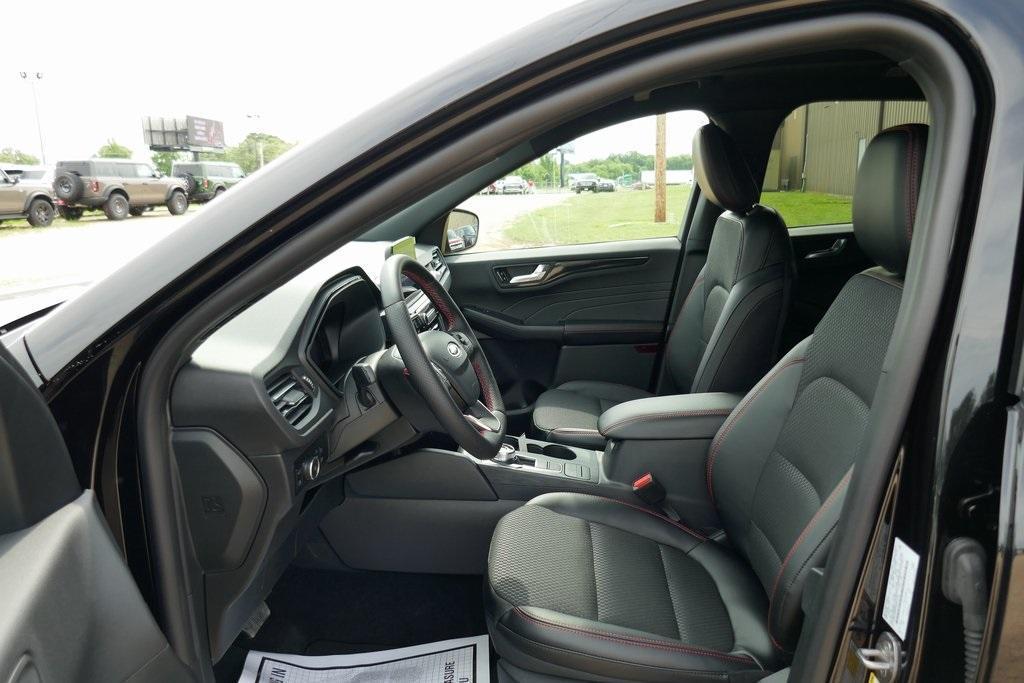 new 2025 Ford Escape car, priced at $30,022