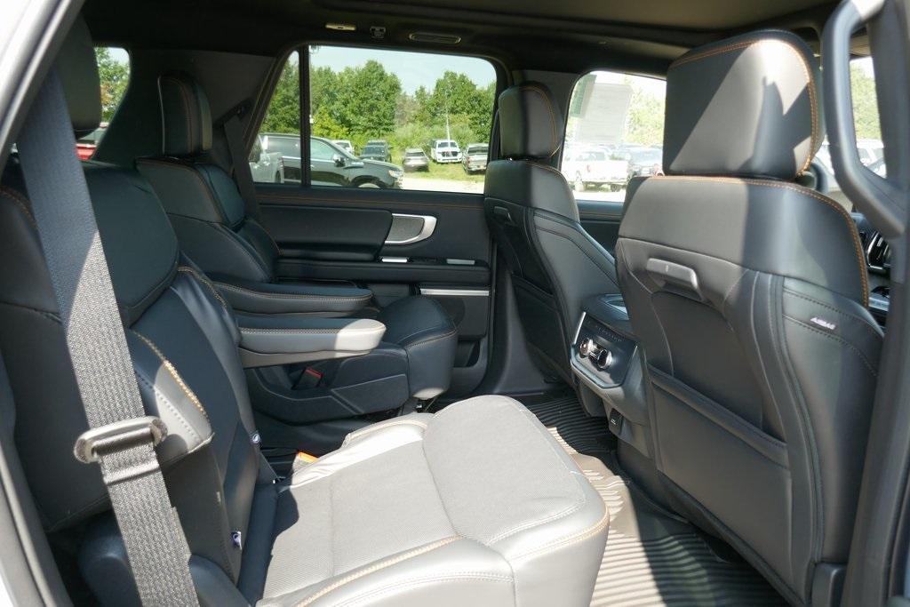 new 2025 Ford Expedition car, priced at $79,170