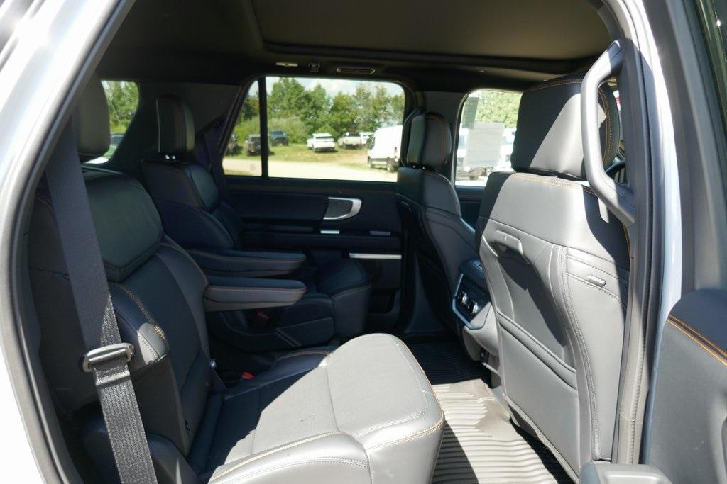new 2025 Ford Expedition car, priced at $78,655