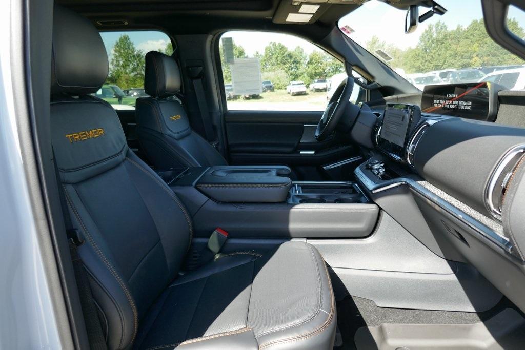 new 2025 Ford Expedition car, priced at $78,655