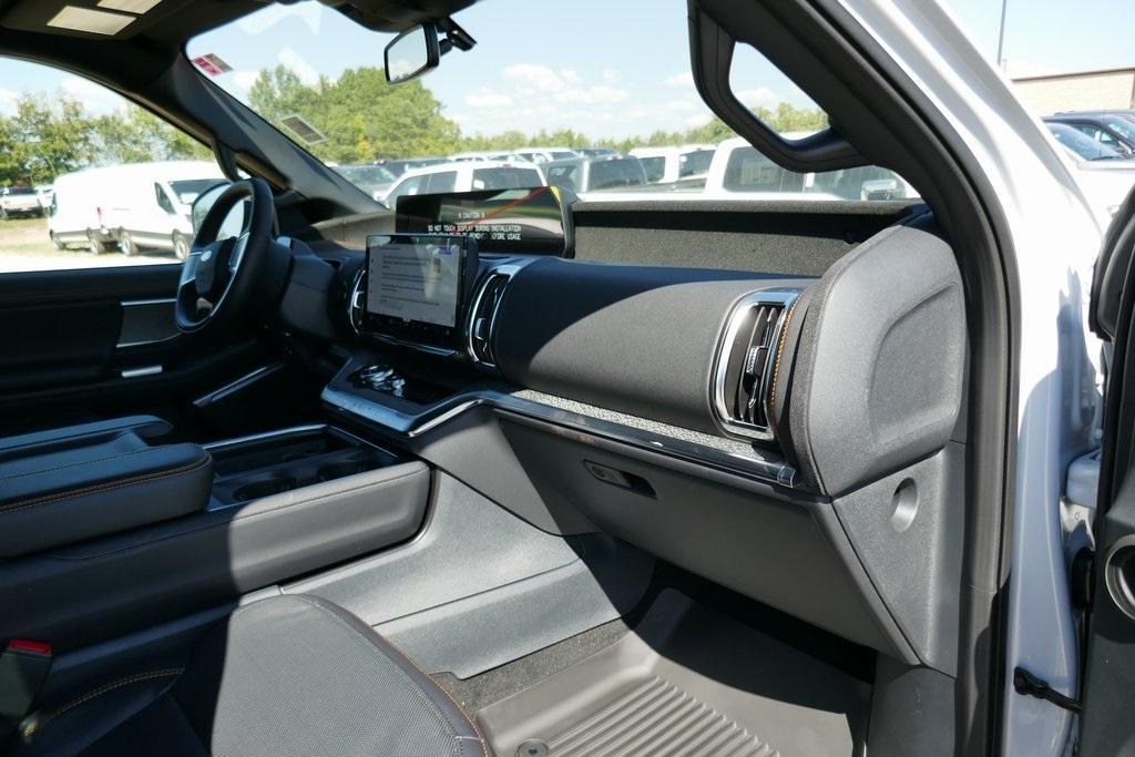 new 2025 Ford Expedition car, priced at $78,655