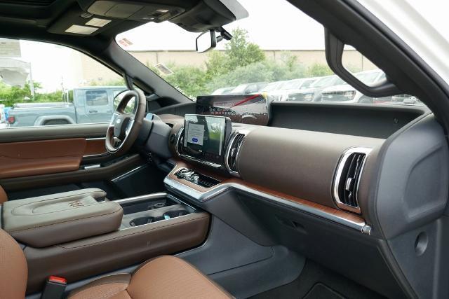 new 2025 Ford Expedition car, priced at $81,136