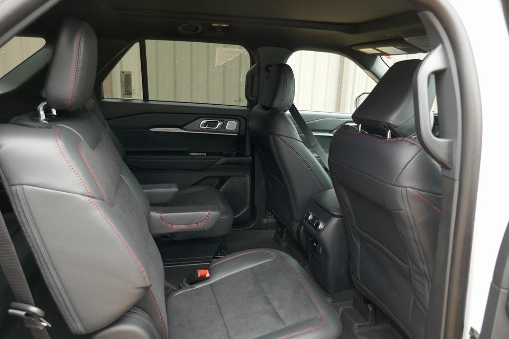 new 2025 Ford Explorer car, priced at $58,015