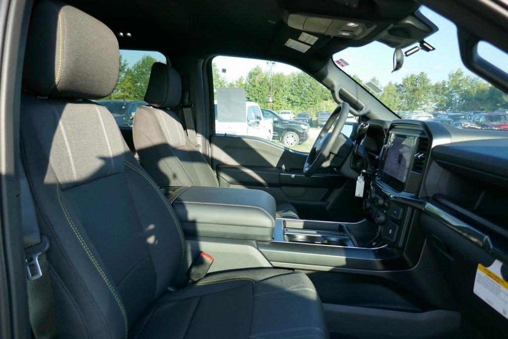 new 2025 Ford F-150 car, priced at $45,302