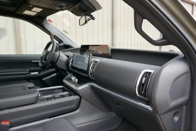 new 2025 Ford Expedition car, priced at $75,335