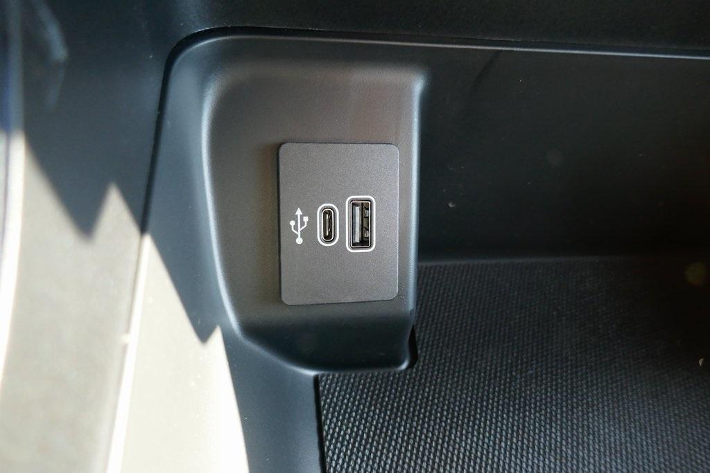 new 2025 Ford F-150 car, priced at $44,302