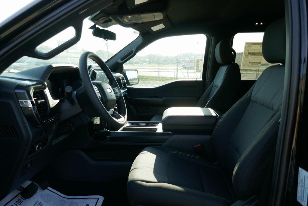 new 2025 Ford F-150 car, priced at $44,302