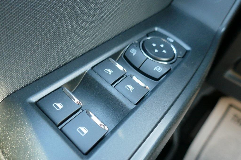 new 2025 Ford F-150 car, priced at $44,302