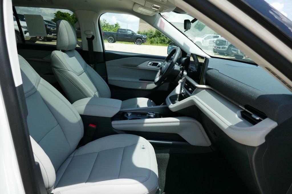 new 2025 Ford Explorer car, priced at $43,604