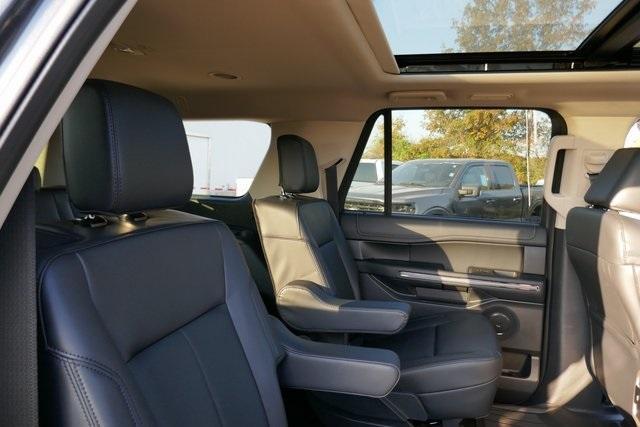 new 2024 Ford Expedition Max car, priced at $65,101