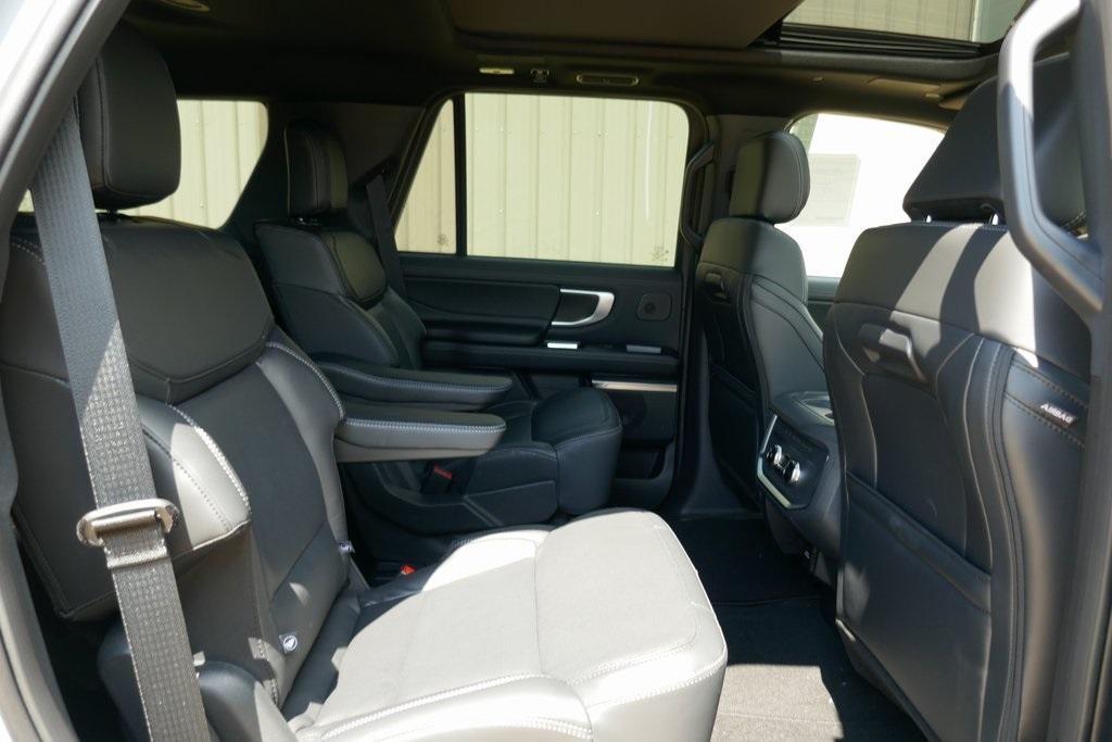 new 2025 Ford Expedition car, priced at $77,487