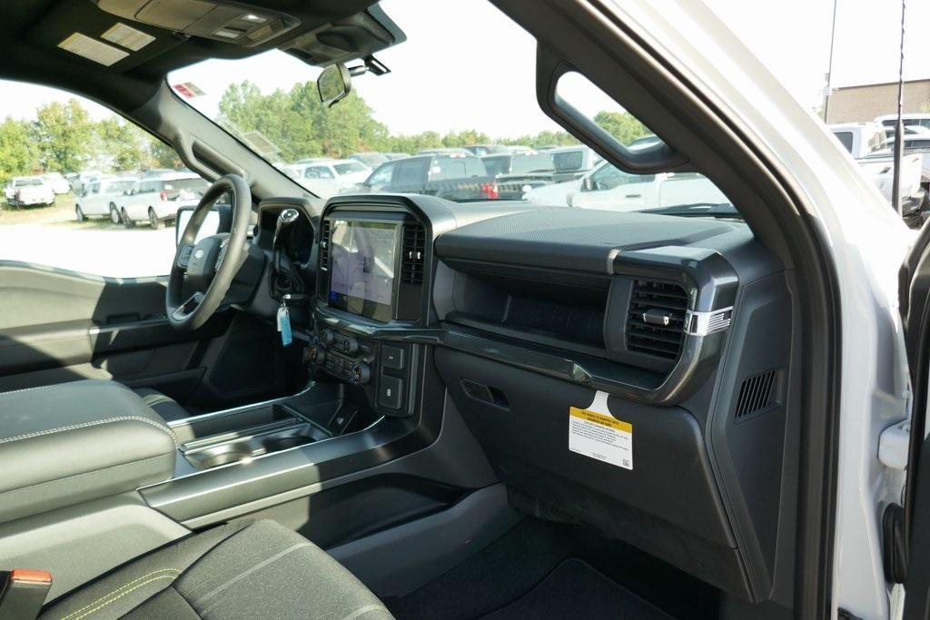 new 2025 Ford F-150 car, priced at $44,302