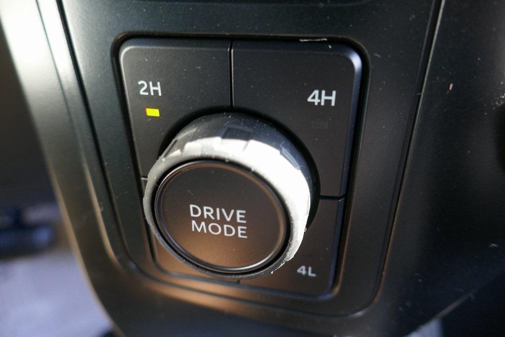 new 2025 Ford F-150 car, priced at $44,302