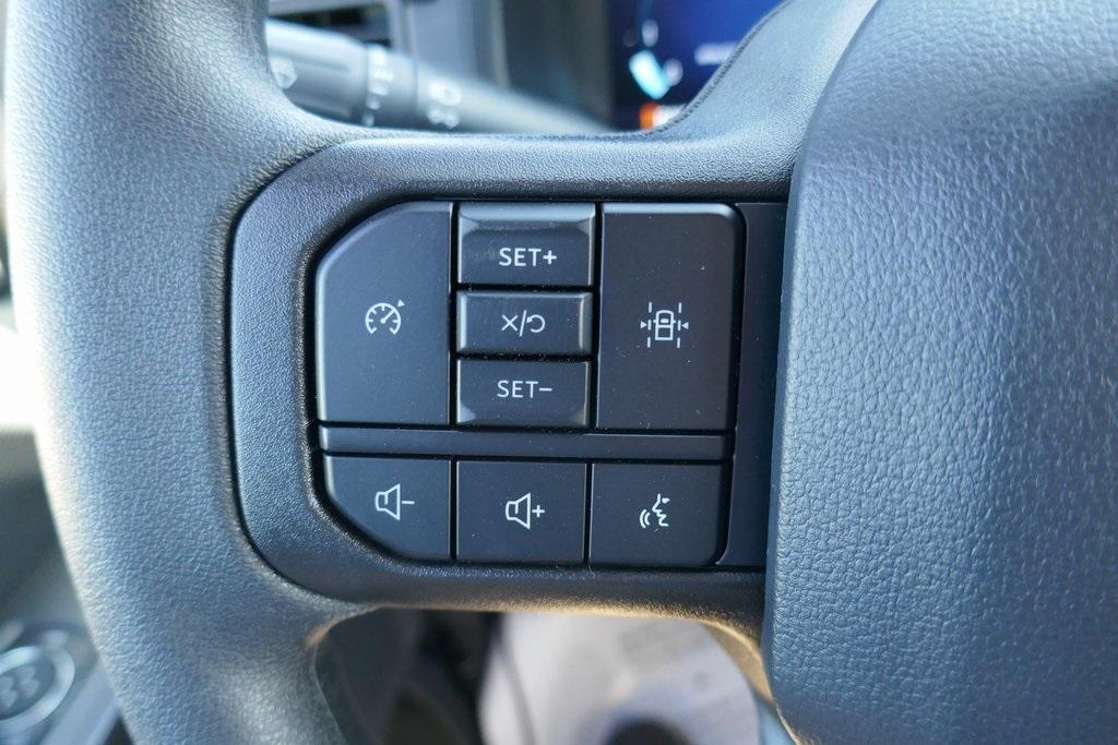 new 2025 Ford F-150 car, priced at $44,302