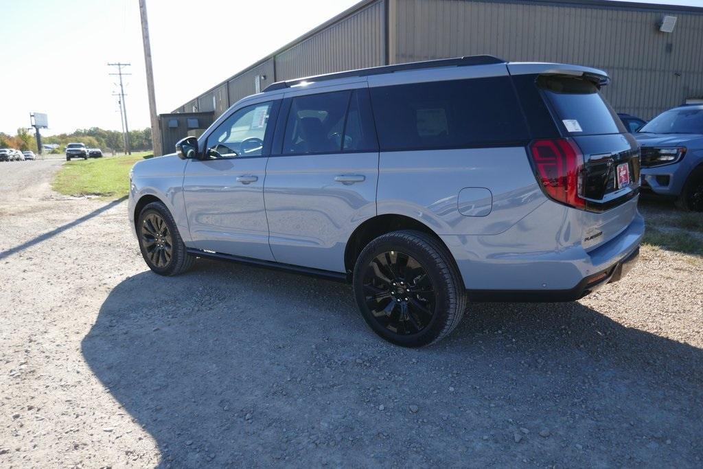 new 2025 Ford Expedition car, priced at $76,744