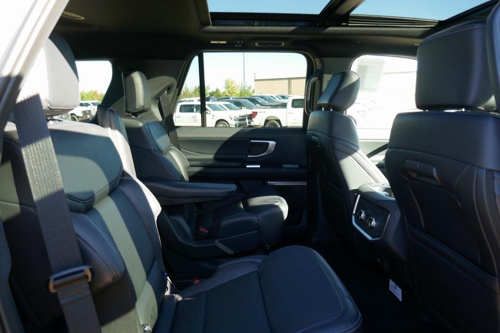 new 2025 Ford Expedition car, priced at $76,744
