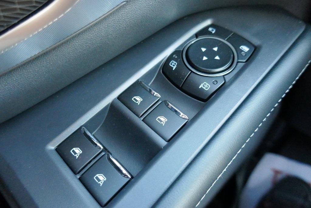 new 2025 Ford Expedition car, priced at $76,284