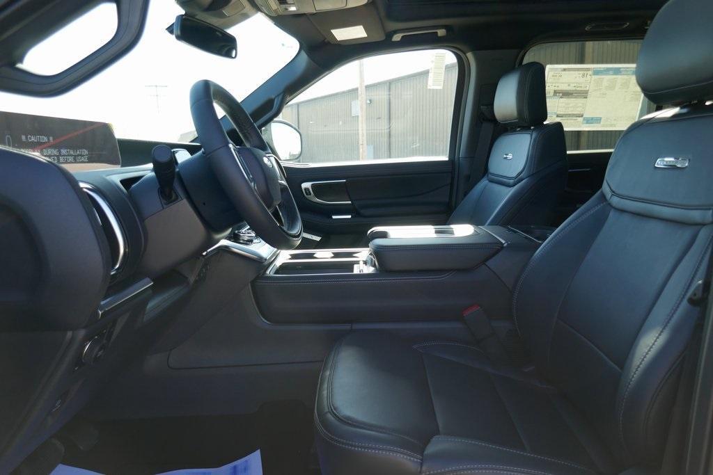 new 2025 Ford Expedition car, priced at $76,284