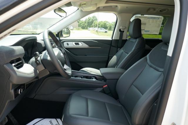 new 2025 Ford Explorer car, priced at $46,104