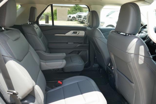 new 2025 Ford Explorer car, priced at $46,104