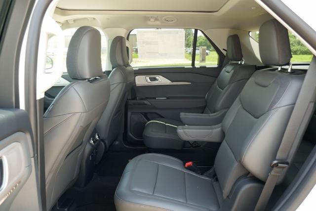 new 2025 Ford Explorer car, priced at $46,104