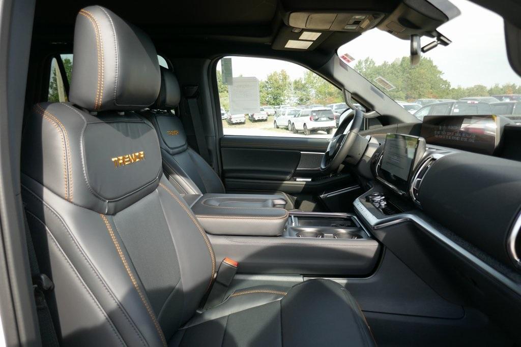new 2025 Ford Expedition car, priced at $78,255