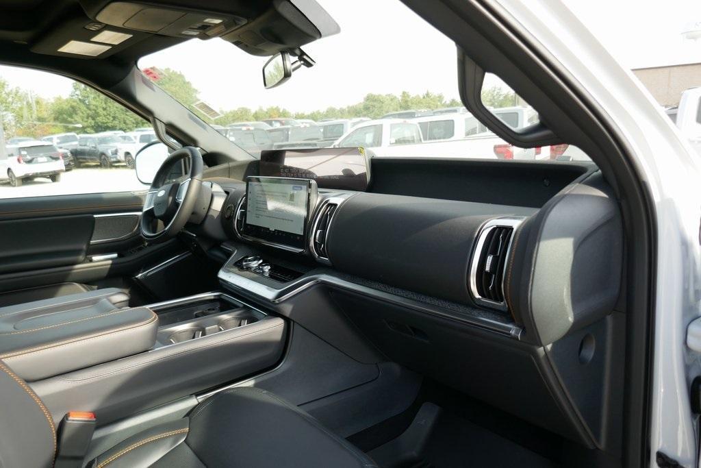 new 2025 Ford Expedition car, priced at $78,255