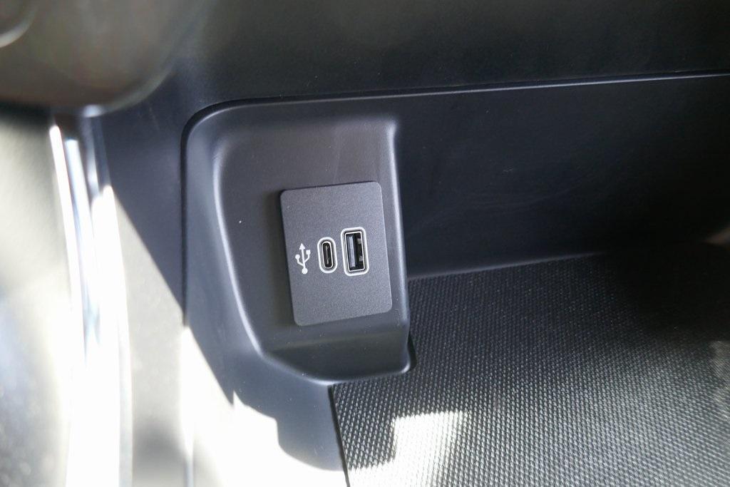 new 2025 Ford F-150 car, priced at $44,302