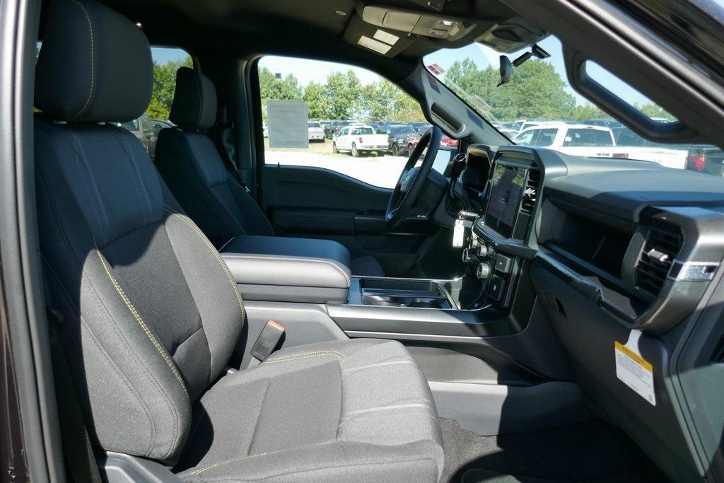 new 2025 Ford F-150 car, priced at $44,302