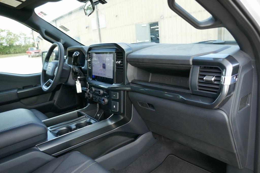 new 2025 Ford F-150 car, priced at $44,302