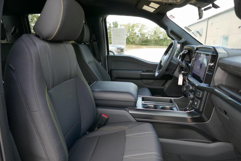 new 2025 Ford F-150 car, priced at $44,302