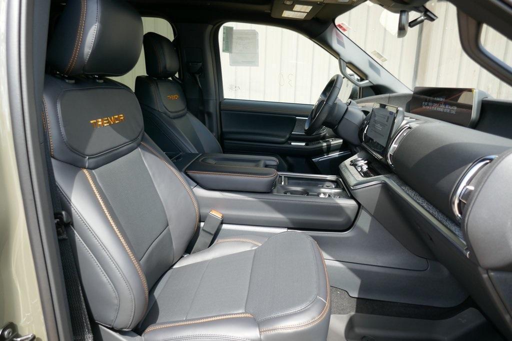 new 2025 Ford Expedition car, priced at $77,155