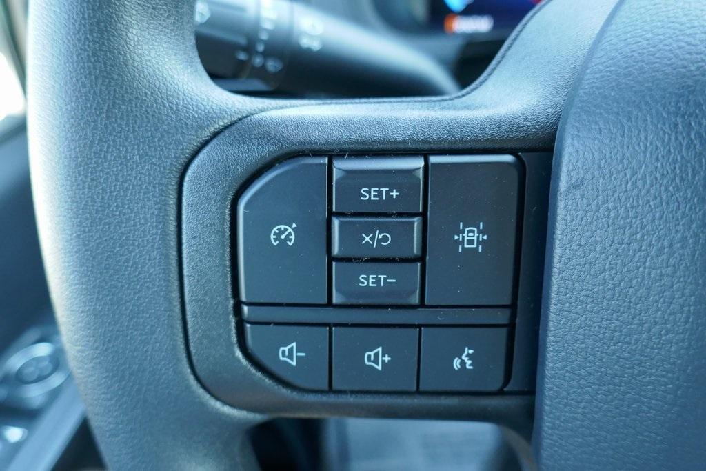 new 2025 Ford F-150 car, priced at $40,902