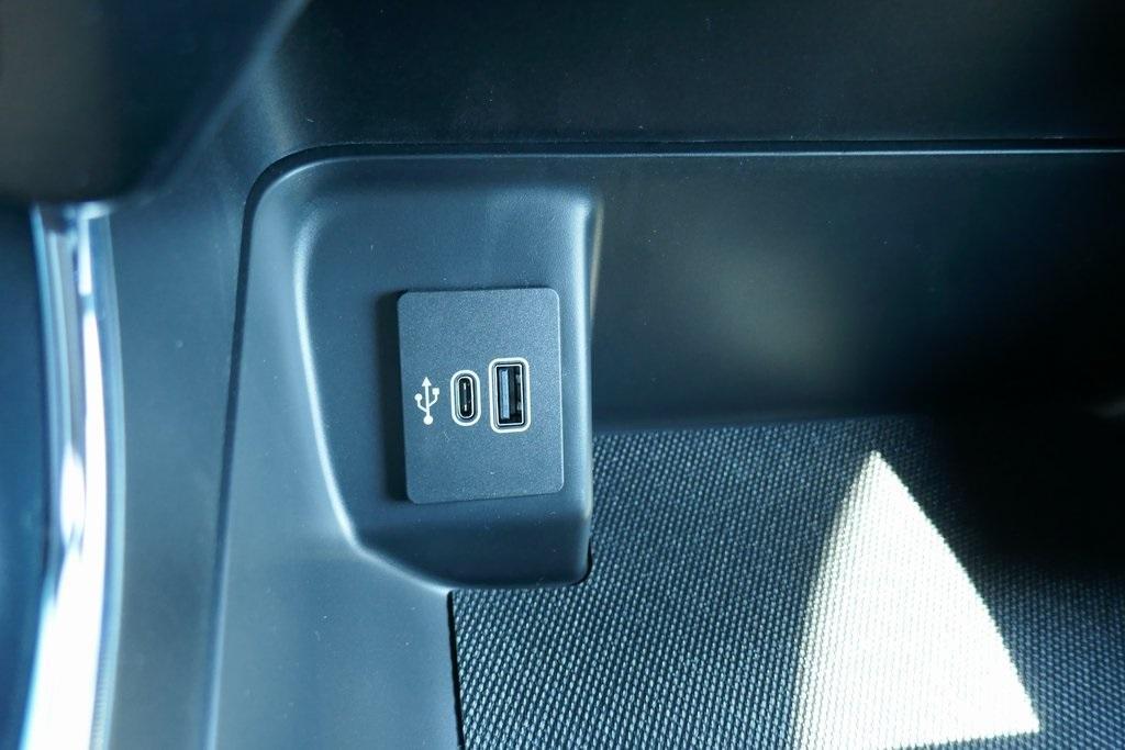 new 2025 Ford F-150 car, priced at $40,902