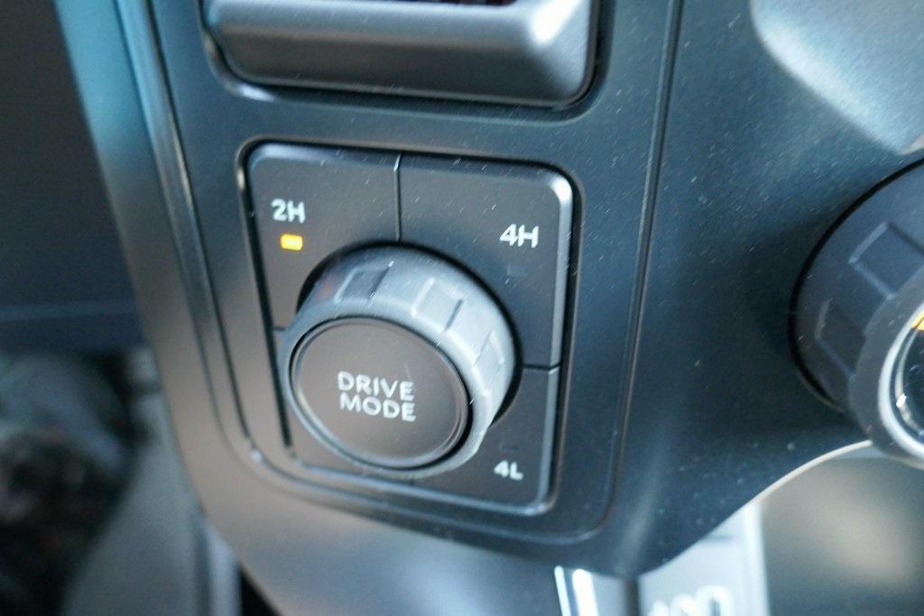 new 2025 Ford F-150 car, priced at $40,902