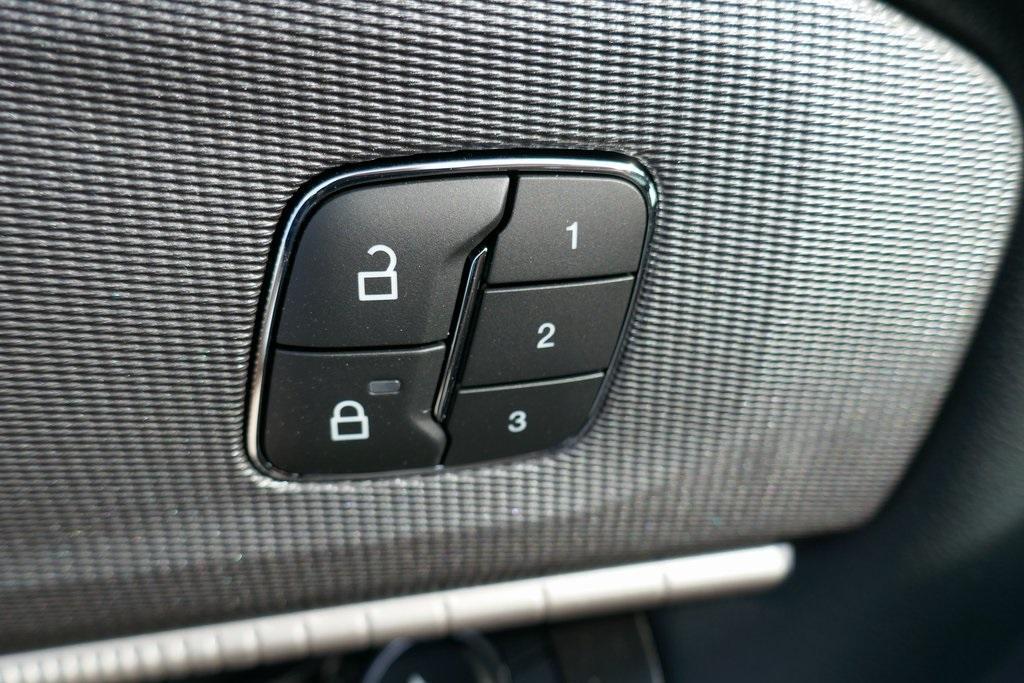 new 2025 Ford Explorer car, priced at $47,248