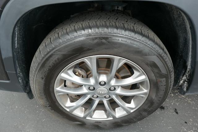used 2020 Jeep Cherokee car, priced at $17,495