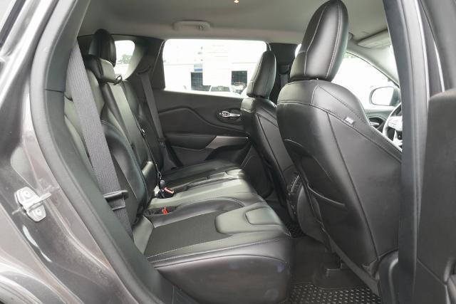 used 2020 Jeep Cherokee car, priced at $17,495