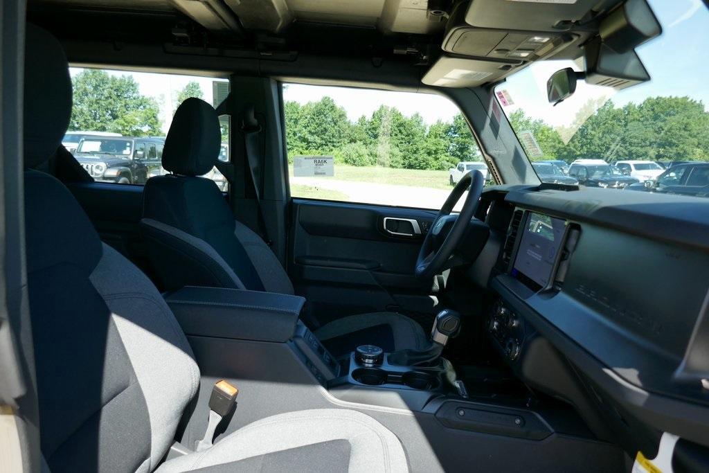 new 2025 Ford Bronco car, priced at $43,721