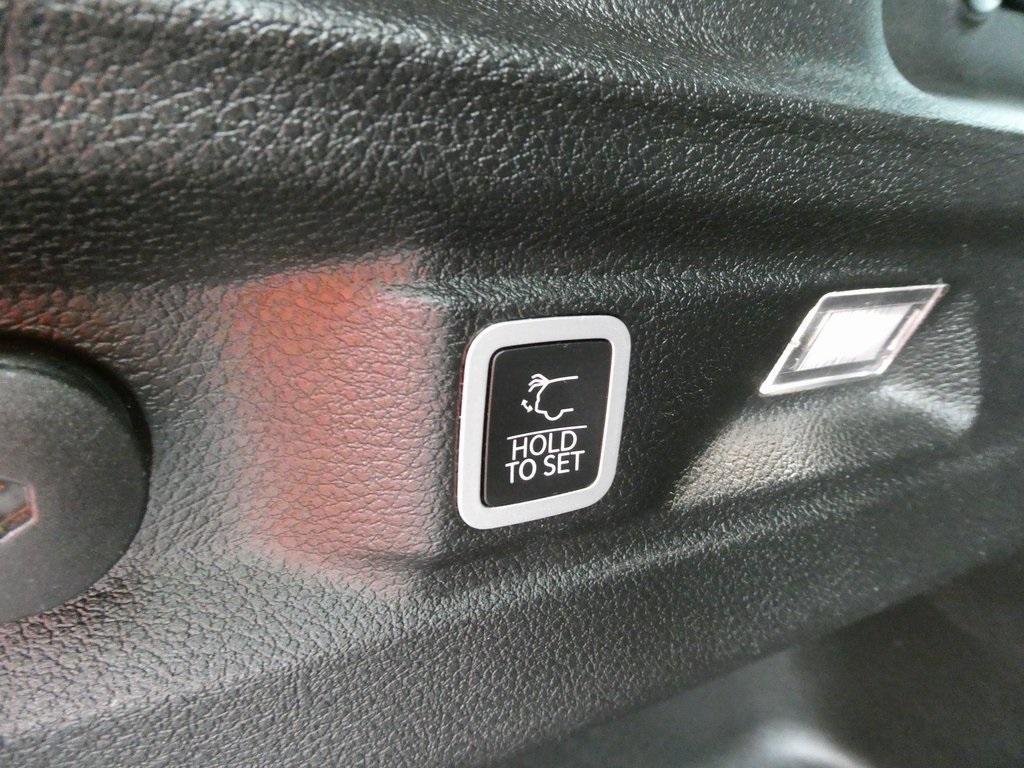 used 2023 Jeep Grand Cherokee L car, priced at $30,995