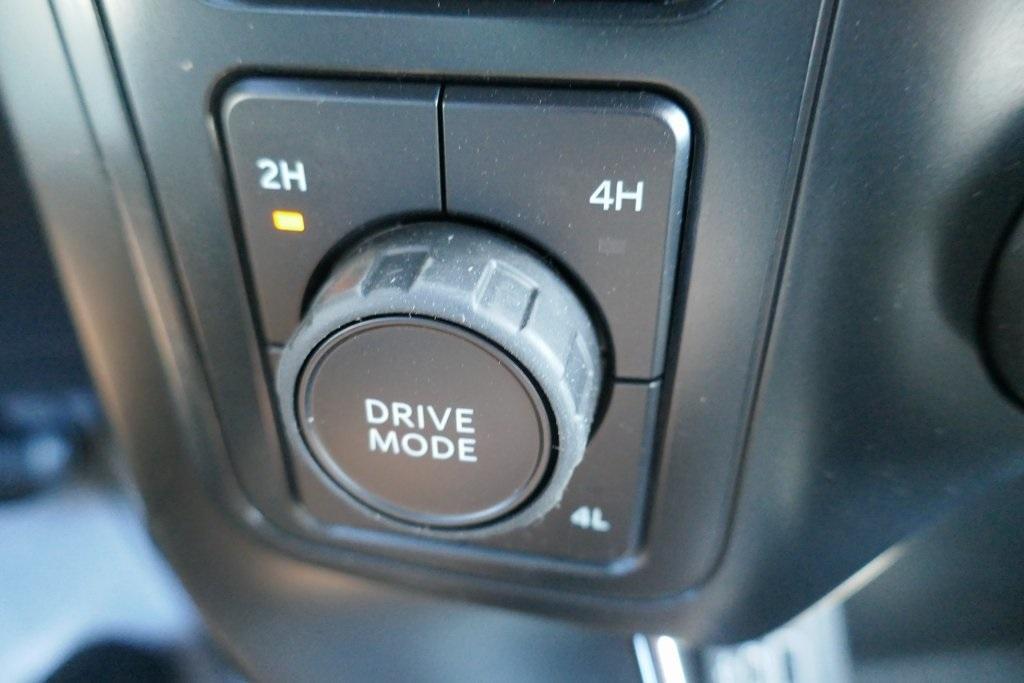 new 2025 Ford F-150 car, priced at $44,302