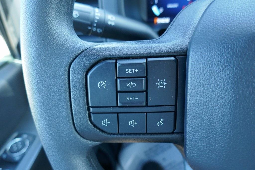 new 2025 Ford F-150 car, priced at $44,302